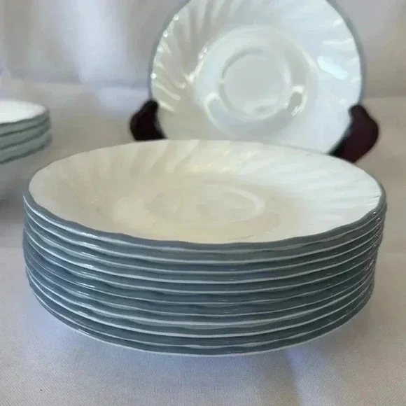 Vintage Corelle PINK TRIO White Swirl Soup Cereal Bowls and Saucer Side Plates - Picture 4 of 5